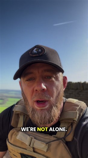 Help someone today … 🤝especially if your feeling down a small act of kindness doesn’t just help someone else it helps you . #helpothers #kindness #mentalhealthawareness #notalone #happiness