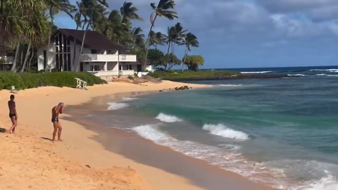 Waves in Kauai following tsunami warning in Hawaii