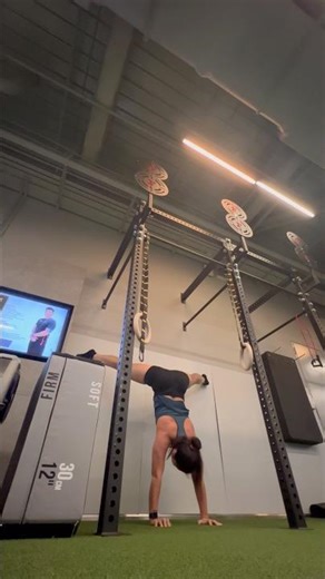 Straddle press wall support practicing 🤸🏽‍♂️ #balancefitness #handstandworkout #practice #shorts👀