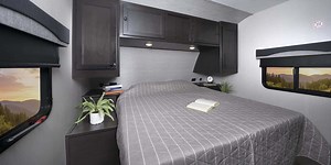 RV Review: Highland Ridge RV Mesa Ridge S-Lite 212FB