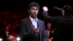 Here’s a glimpse of Jonas singing “Voglio vivere così” from his concert in Turin’s majestic Teatro Carignano earlier this year. You can watch the full song here https://youtu.be/ETGA5TK9IcM Or get his complete concert of Italian hits - “Dolce Vita” - on DVD here: http://smarturl.it/jk-dolcevita-dvd | Jonas Kaufmann