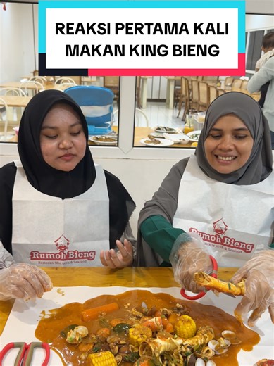 Reaksi si kakak pertama kali makan King Bieng Saus Padang, biar gak terngiang-ngiang nanti 🤣🤣 #rumohbieng #kingcrab #kingcrablegs #mieacehenak #kulinerbandaaceh