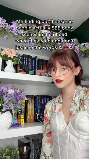 Visualizing Book Scenes While Reading