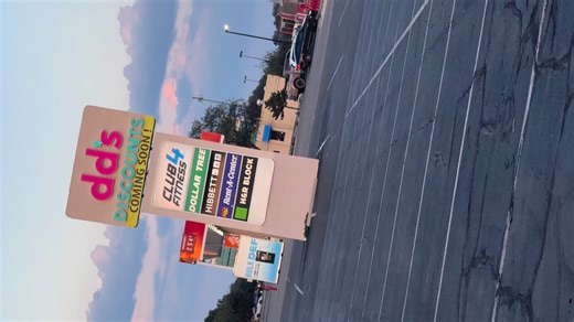 Benjamin Halpern was in town a few weeks ago and got to check out the brand-new dd’s storefront in person — and it looks fantastic! They officially opened their doors on September 27th, and we’re thrilled to welcome them to our tenant mix! dd’s will provide a significant boost to our already strong foot traffic alongside Ross Dress for Less, Club4 Fitness, Five Below, Hibbett Sports, and more! 💡 Available Spaces at Caprock Shopping Center: 1️⃣ 7,800 SF – Next to Five Below 2️⃣ 5,260 SF – Next t