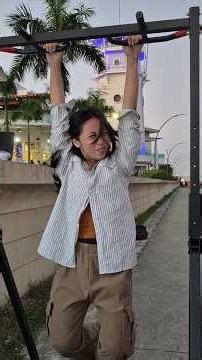 Can these teenage girls crush our 60 seconds pull up bar dead hang challenge? #fitnesschallenge