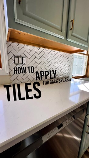 How to Apply Tile for Backsplash on the Wall