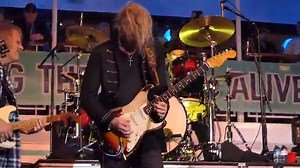 Joe Bonamassa, Kenny Wayne Shepherd, Samantha Fish, Walter Trout - Going Down (Filmed by Natasha in 1080 HD) Super Jam with Joe & Paul Shaffer Joe Bonamassa - Guitar, Kenny Wayne Shepherd - Guitar, Samantha Fish - Guitar, Walter Trout - Guitar, Jimmy Hall - Vocals & Harmonica, Paul Shaffer - Emcee, Reese Wynans - Keyboards, Michael Rhodes - Bass, Paulie Cerra - Saxophone, Lee Thornburg - Trumpet, Anton Fig - Drums, Sinead Burgess - Backup Vocals, Juanita Tippins - Backup Vocals Filmed & Recorded