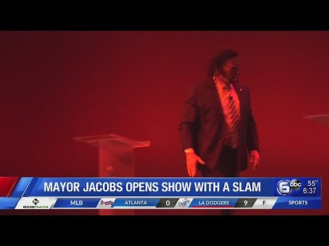 Knox County Mayor Glenn Jacobs reprises 'Kane' role for symposium speech