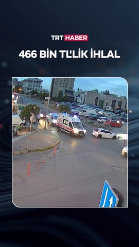 İstanbul Başakşehir'de ambulansın geçişini engelleyip saldırı amacıyla aracından inen sürücüye 466 bin TL ceza kesildi, aracına 90 gün el konuldu. Ehliyetine daha önce el konulduğu tespit edilen sürücü hakkında adli işlem başlatıldı.