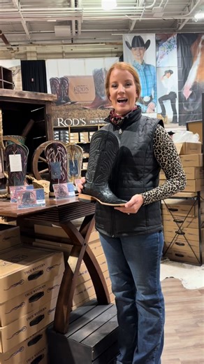 Find out why Elizabeth Yoder loves her new Rod’s True Western Boots! Available in-store, online at rods.com, and at Quarter Horse Congress! #quarterhorsecongress #americanquarterhorse #rodstruewestern #boots #bootseason #exoticboot #cowboyboots #westernwear @Yoder Performance Horses