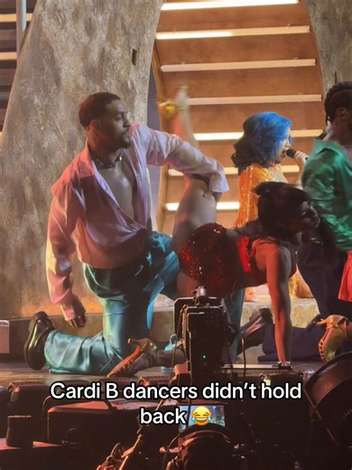 The dancers went crazy #cardib #backupdancer #littlemissdramatour #amithedrama #fyp