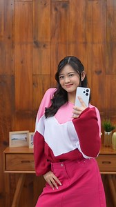 3.1K views · 77 reactions | Outfit udah kece tapi desain belakang hape bikin gak pede? Nah, waktunya pake Redmi 12 yang punya glass back design! Mau dipake mirror selfie seharian dijamin bikin gayamu makin oke kayak @jkt48.christy Cus, yang mau kembaran dan #NaikLevel kayak @jkt48.christy langsung check out Redmi 12 di https://linktr.ee/Redmi12saatnyanaiklevel #Redmi12 | Xiaomi Indonesia | Facebook