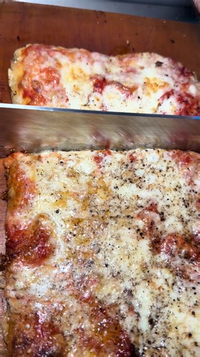 Provola e pepe Crunch: pizza crunchy a Acerra
