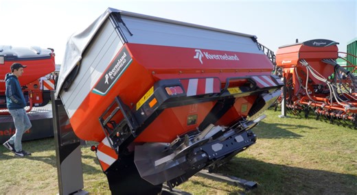 Kontrola sekcji w rozsiewaczu. Kverneland pokazał na czym to polega - Maszyny rolnicze