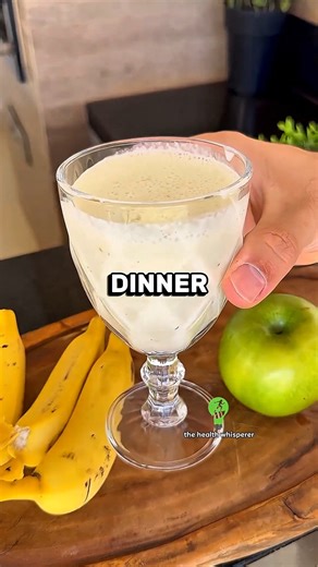 A Healthy Dinner in a Glass: Apple, Banana, Oats & Milk