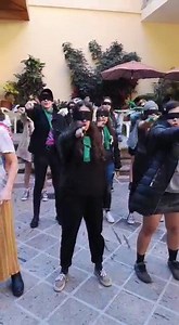 Alumnas CAAV entonan el himno "Un violador en tu camino" en el patio de nuestra universidad, como apoyo al movmiento originario en Chile el pasado 25 de noviembre, Día Internacional de la Eliminación de la Violencia Contra la Mujer. | CAAV Universidad de Medios Audiovisuales