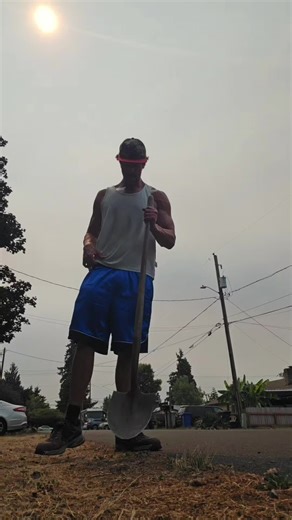 #tanktop #yardwork #thirsttrap #muscles #fyp | tank top