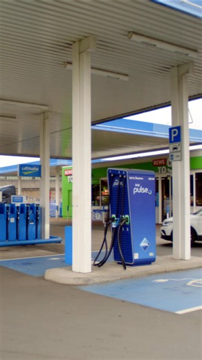 Weil Leistung zählt – Unsere Ultimate Kraftstoffe sind die Spitzenreiter unter unseren Kraftstoffen. Doch was macht sie so besonders? ✔️ Bessere Performance und Effizienz des Motors ✔️ Motorpflege & Schutz ✔️ Aral Anti-Schmutz-Formel - unabhängig TÜV Rheinland geprüft ✔️ Exklusives Herstellungsverfahren in unserer eigenen Raffinerie Überzeuge auch du dich mit unserem besten Kraftstoff! Exklusiv bei Aral erhältlich. | Aral AG