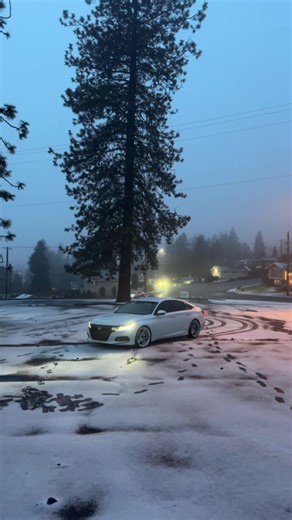 finally a lil snow 💨