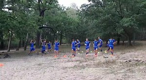 🔊 Training mal anders Bei den hochsommerlichen Temperaturen wurde das heutige Training unserer "Ersten" ans Wasser verlegt. Viel Spaß hatte das Team bei Fußballtennis und anderen Übungen. Ein weiteres Video findet Ihr in den Kommentaren 😅 Stahl Feuer 🔥 | BSG Stahl Brandenburg e.V.