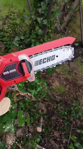 The DHS-3006 Handheld Pruning Saw is powered by ECHO's 56V Battery System, delivering exceptional performance for pruning and small limbing tasks. #echotools | ECHO Global
