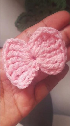 How To Crochet A Simple Bow In 60 Seconds | DIY Crochet Bow For Hair Clips #crochet #diy#shortvideo