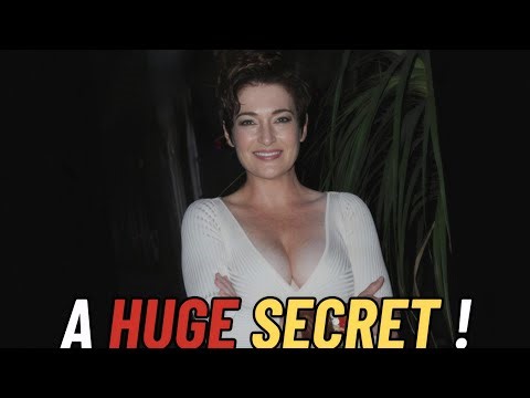 Carolyn Steps In to Save Alexis - But Is it Too Late?