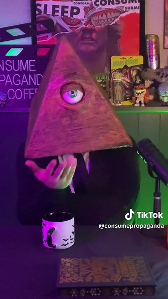 The occult, UFOs, desert banging, and what was really in the sky in the 1940s. #ufo #occult #aliens