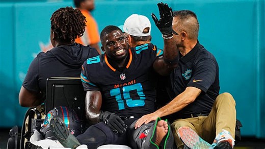 Miami WR Hill Suffers Dislocated Knee In Win Over Jets