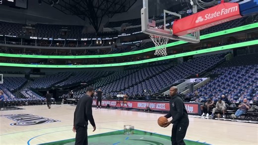 Kyrie Irving 热身半小时