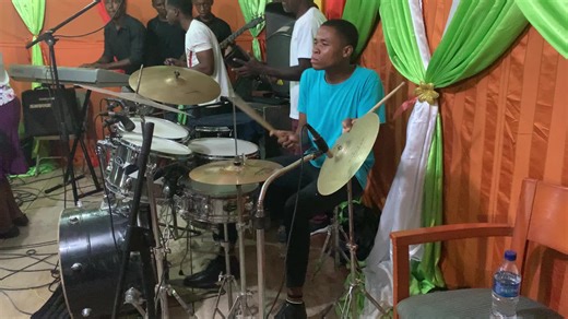 Se poze map pe poze ↔️😎#drummer #drawing #drummer #conpas