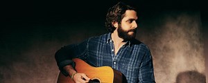 Thomas Rhett Earns 18th No. 1 with "Country Again"