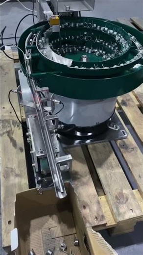 Vibration feeder for Spring-Spring bowl feeder