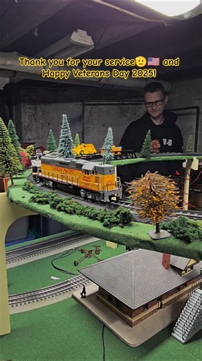 @SteelRailChasers Union Pacific Military Train, November 11, 2025. #hoscale #shortvideo