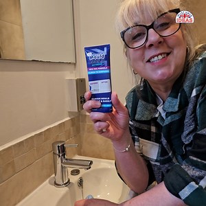 ❄️🔥The combination of cold winter air and warm home heat creates the perfect conditions for mould to thrive… but what’s the solution? Mould Magic of course! 🤩 Our POWERFUL, unique gel formula ELIMINATES mould at the source so it can’t EVER come back – we GUARANTEE it! 🇬🇧 Order from a trusted family-run UK business musthaveideas.co.uk/products/mould-magic | Must Have Ideas UK