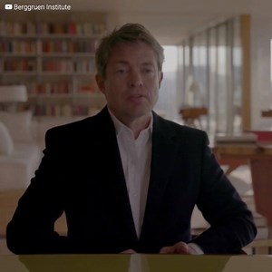 Nicolás Berggruen es uno de los hombres más poderosos del mundo. Su fortuna alcanza los miles de millones de dólares y sus negocios literalmente hacen girar al mundo. Pero a pesar de todo eso, este magnate ha sido un “hombre sin techo” casi toda su vida adulta... | Magnates