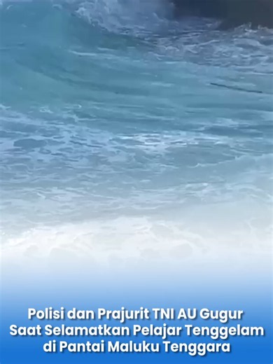 Polisi dan Prajurit TNI AU Gugur Saat Selamatkan Pelajar Tenggelam di Pantai Maluku Tenggara. Aksi penyelamatan seorang pelajar yang tenggelam di Pantai Nirun Lear Ngursoin, Kabupaten Maluku Tenggara, berujung duka. Briptu Nanda Tutupoho dan Serda Rangga S. gugur setelah terseret arus saat berusaha menyelamatkan seorang pelajar berusia 16 tahun. Korban pelajar berhasil diselamatkan, namun kedua aparat m3ningg4l dunia setelah dievakuasi dan mendapat penanganan medis. #MalukuTenggara #BriptuNandaT