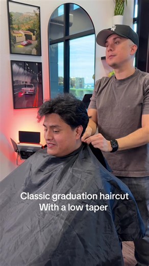Classic graduation layers with a low taper. #taper #menshaircut #fade #barber #barbertok