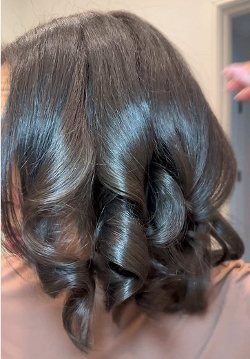 Flatiron Curls Tutorial with ghd USA Chronos Flatiron