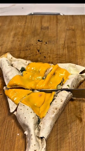 Insane Cheese Pull Lavash Pocket Sausage Triangle – Crispy & Melty #sausagerecipe #shortfood