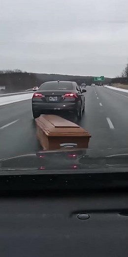 Hearse Hits Black Ice and Loses the Coffin — Caught on Dashcam 😳🚗