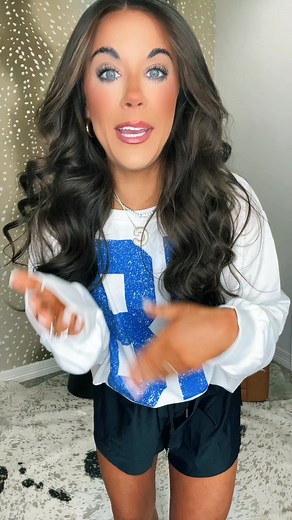 comment AUG61 to shop this ootd🤭🖤 this top comes in 3 color options & is so good! plus my favorite look for less shorts - lulu vibes but on an amazon budget😉 •• #waystostyle #amazonfashionfinds #looksforless #StyleOnABudget #Amazon #ootdinspo | Cassidy Price Barbe