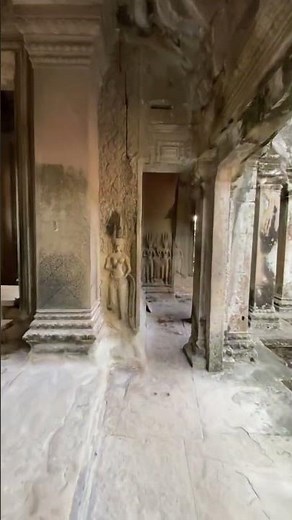 When you come to visit Angkor Wat, you should come to see the third level or Known as Bakan level.