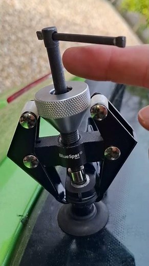 How To Remove Stuck Windscreen Wiper Arms: Removal Tool