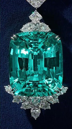 The Emerald and Diamond Necklace by Harry Winston - A Rare Gem