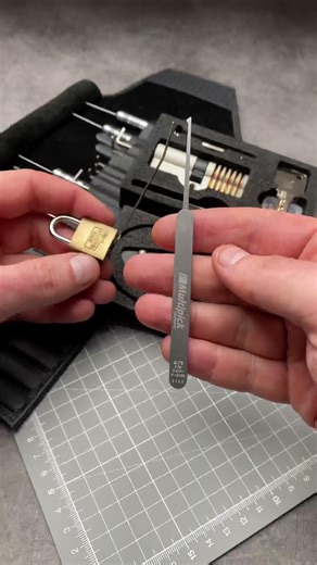 Training of the everydaycarry skills with tools from ‪@multipick.international‬ #edc #tools