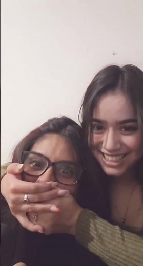 Hand over mouth HOM 9