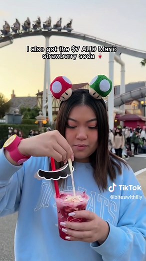 Eating at Universal Studios Japan: Food Adventure Review 🍽️🎢