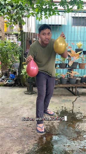 Red and yellow balloon experiment using water #funny #shortvideo #comedy #shorts