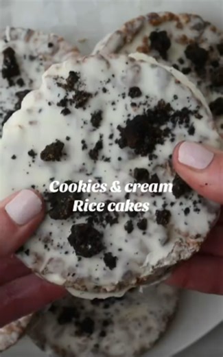 Cookies & cream rice cakes: Easy dessert upgrade recipe